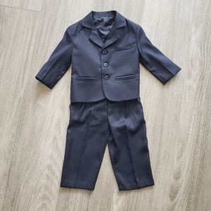 SOLD! Like New Toddler Boy's Navy Blue 3-piece Suit Set 3T